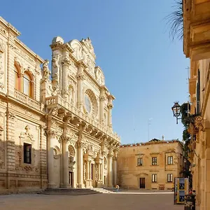 https://appartamento-villa-reale.lecce-hotels.com
