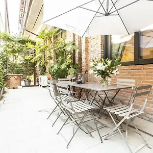 Elegant Fornasa Vecia, Canal View With A Beautiful Garden R&r Apartment